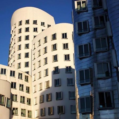 Medienhafen Apartment Direkt Am Zentrum 뒤셀도르프 외부 사진