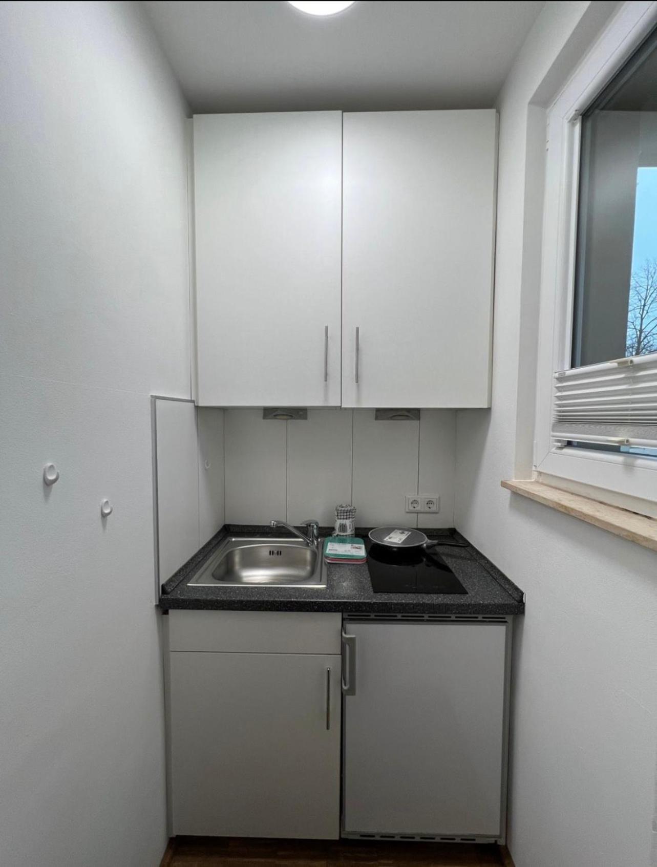 Medienhafen Apartment Direkt Am Zentrum 뒤셀도르프 외부 사진