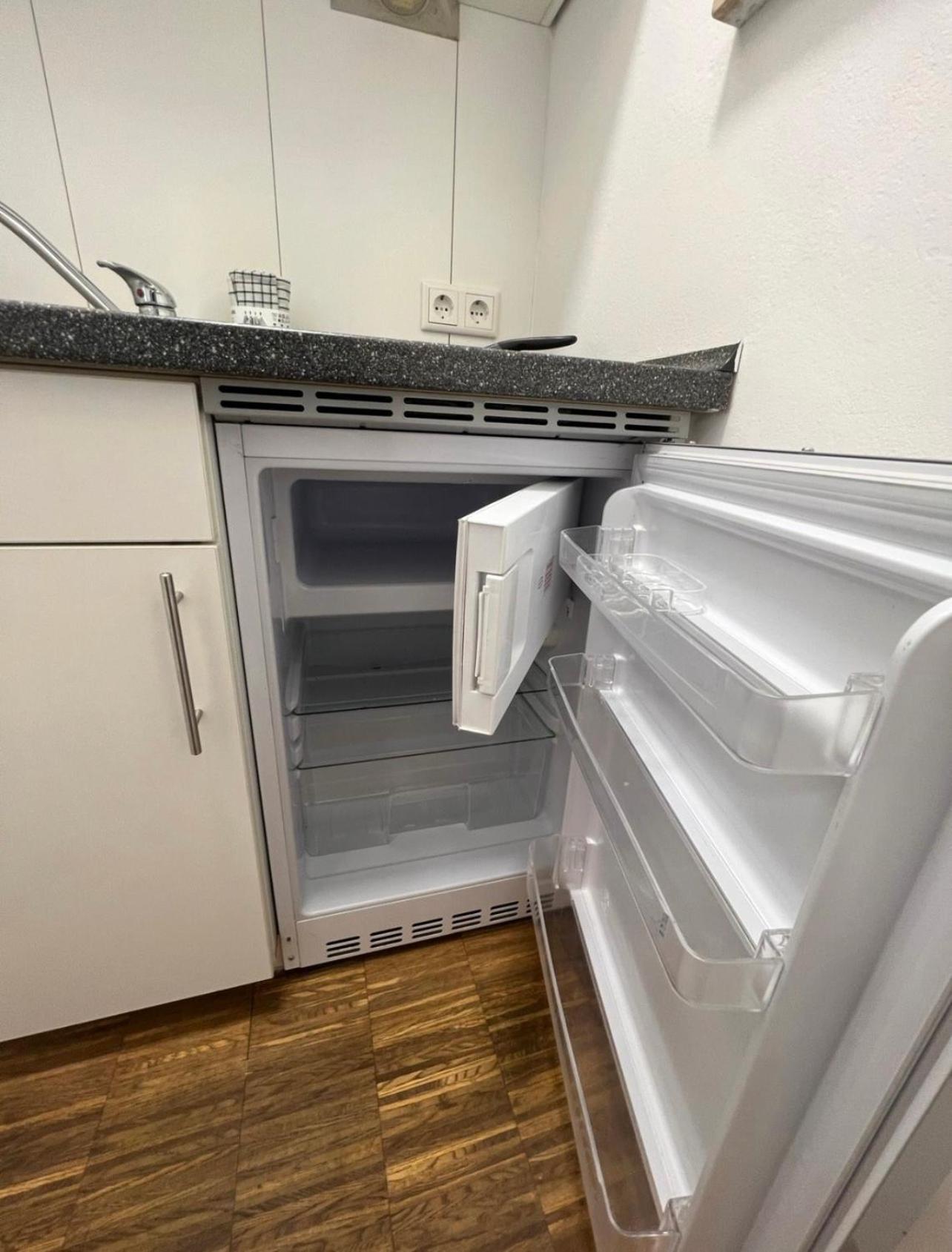 Medienhafen Apartment Direkt Am Zentrum 뒤셀도르프 외부 사진