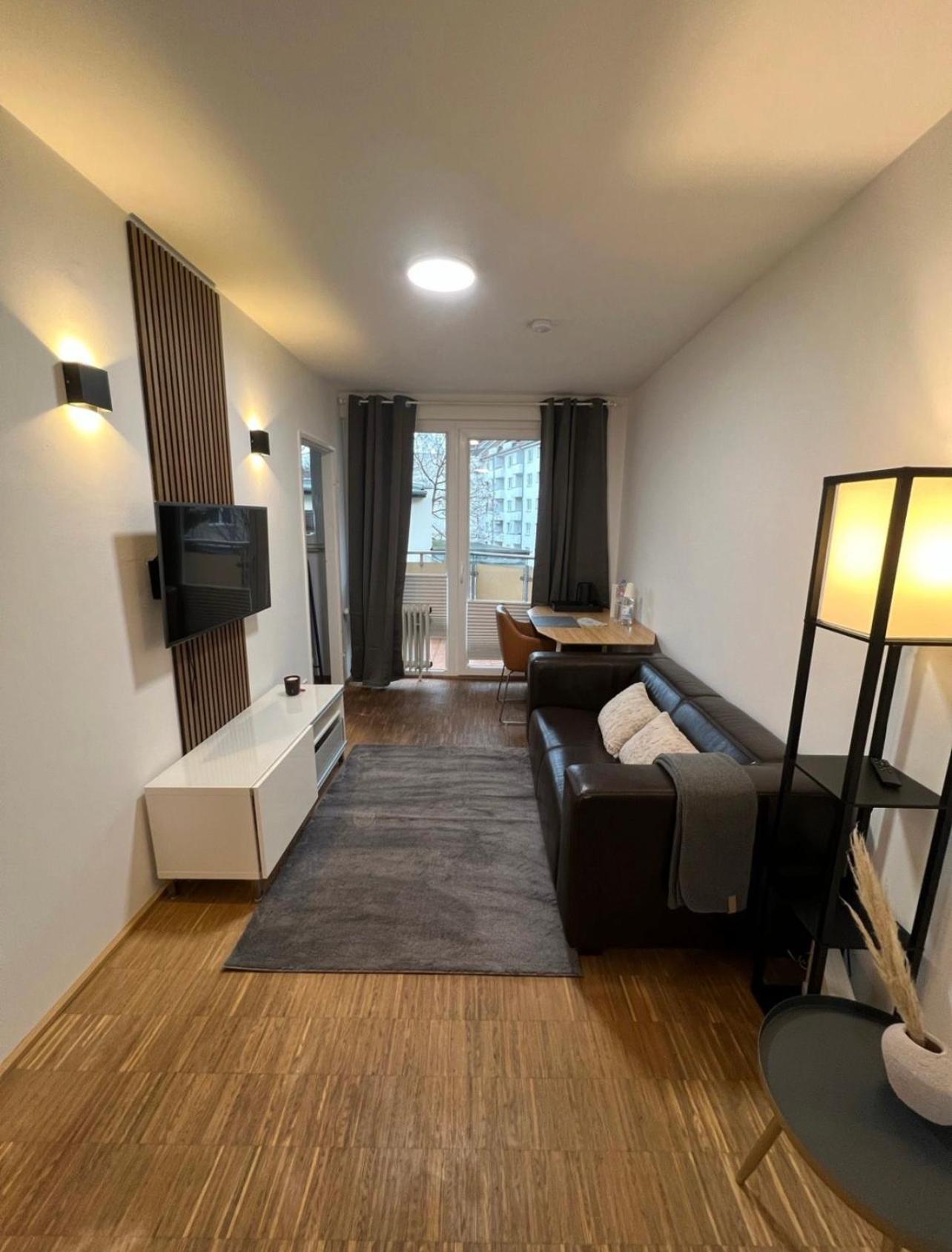 Medienhafen Apartment Direkt Am Zentrum 뒤셀도르프 외부 사진